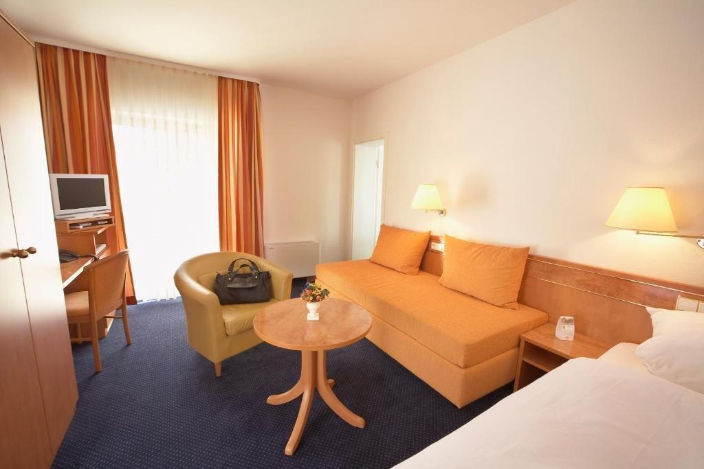 Akzent Hotel Atrium Baden Бад Кроцинген Екстериор снимка