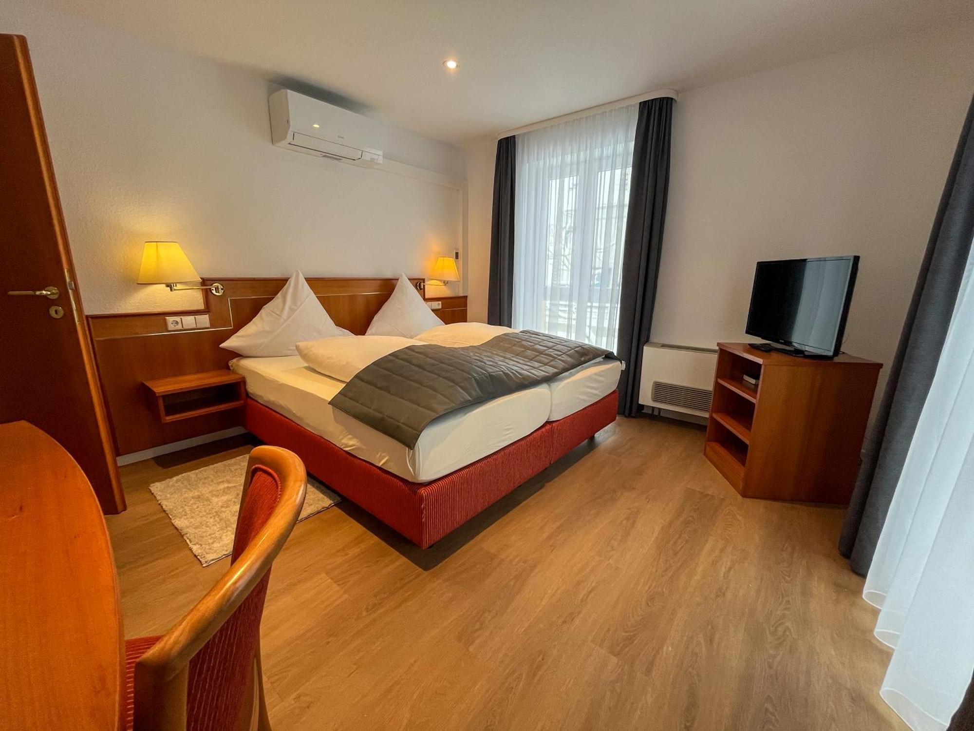 Akzent Hotel Atrium Baden Бад Кроцинген Екстериор снимка