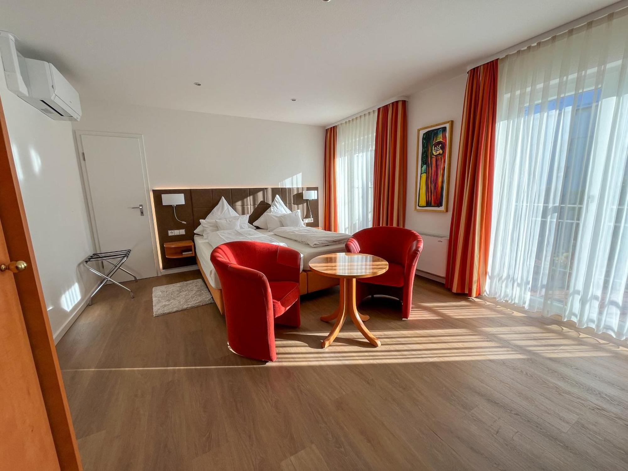 Akzent Hotel Atrium Baden Бад Кроцинген Екстериор снимка