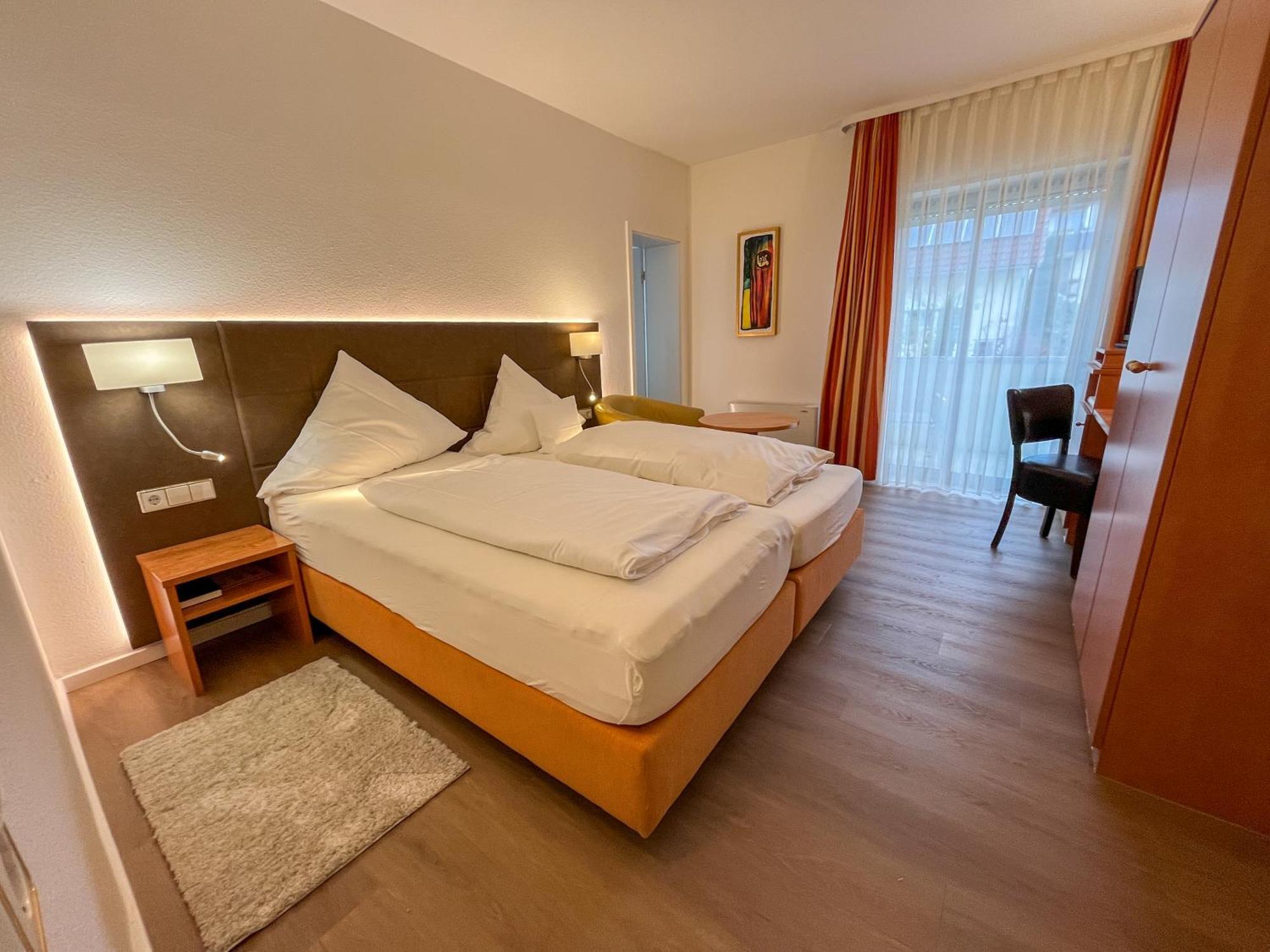 Akzent Hotel Atrium Baden Бад Кроцинген Екстериор снимка