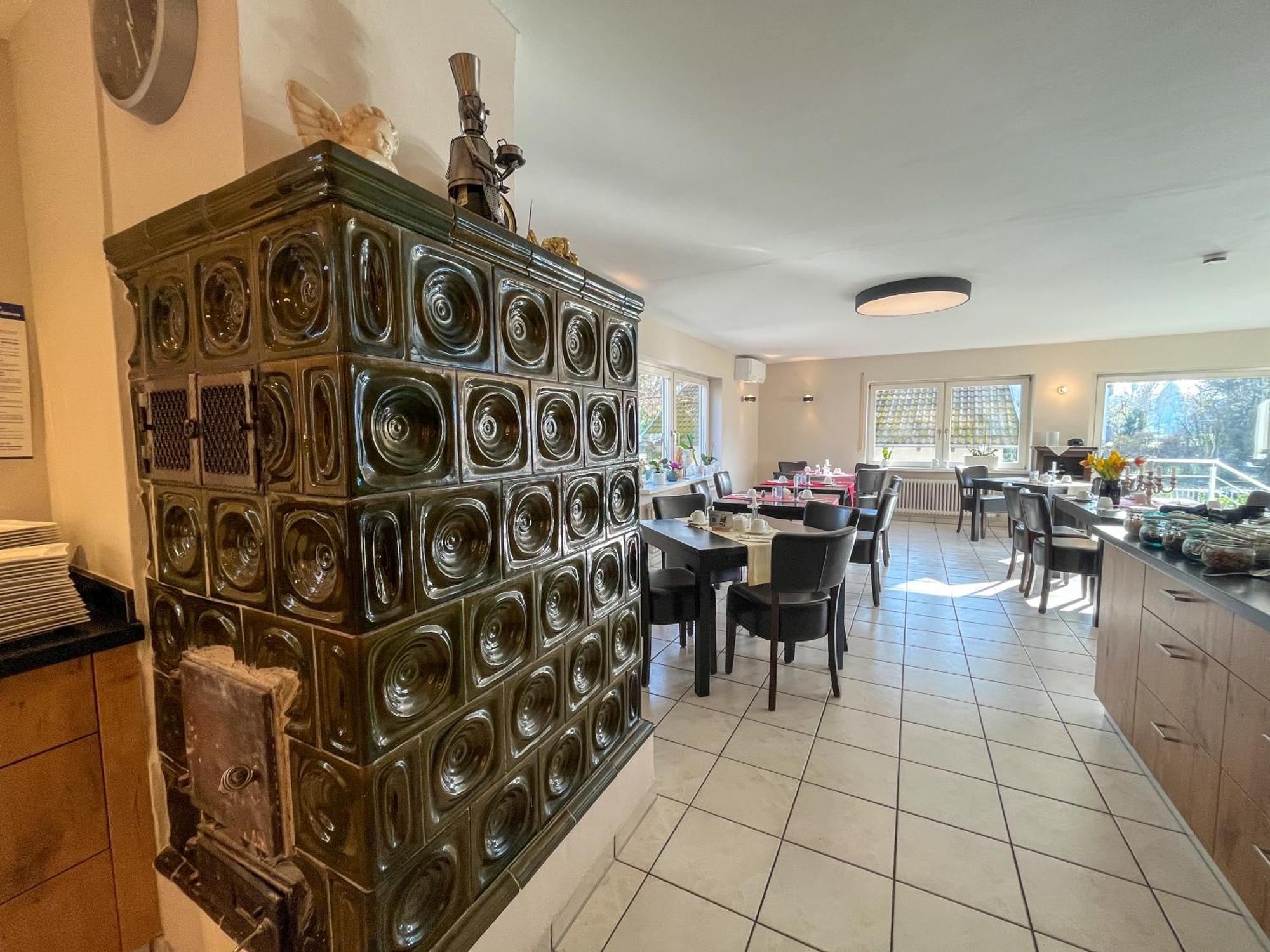 Akzent Hotel Atrium Baden Бад Кроцинген Екстериор снимка