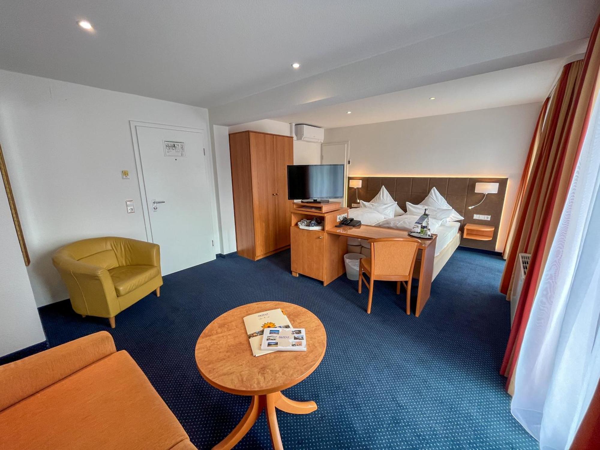Akzent Hotel Atrium Baden Бад Кроцинген Екстериор снимка