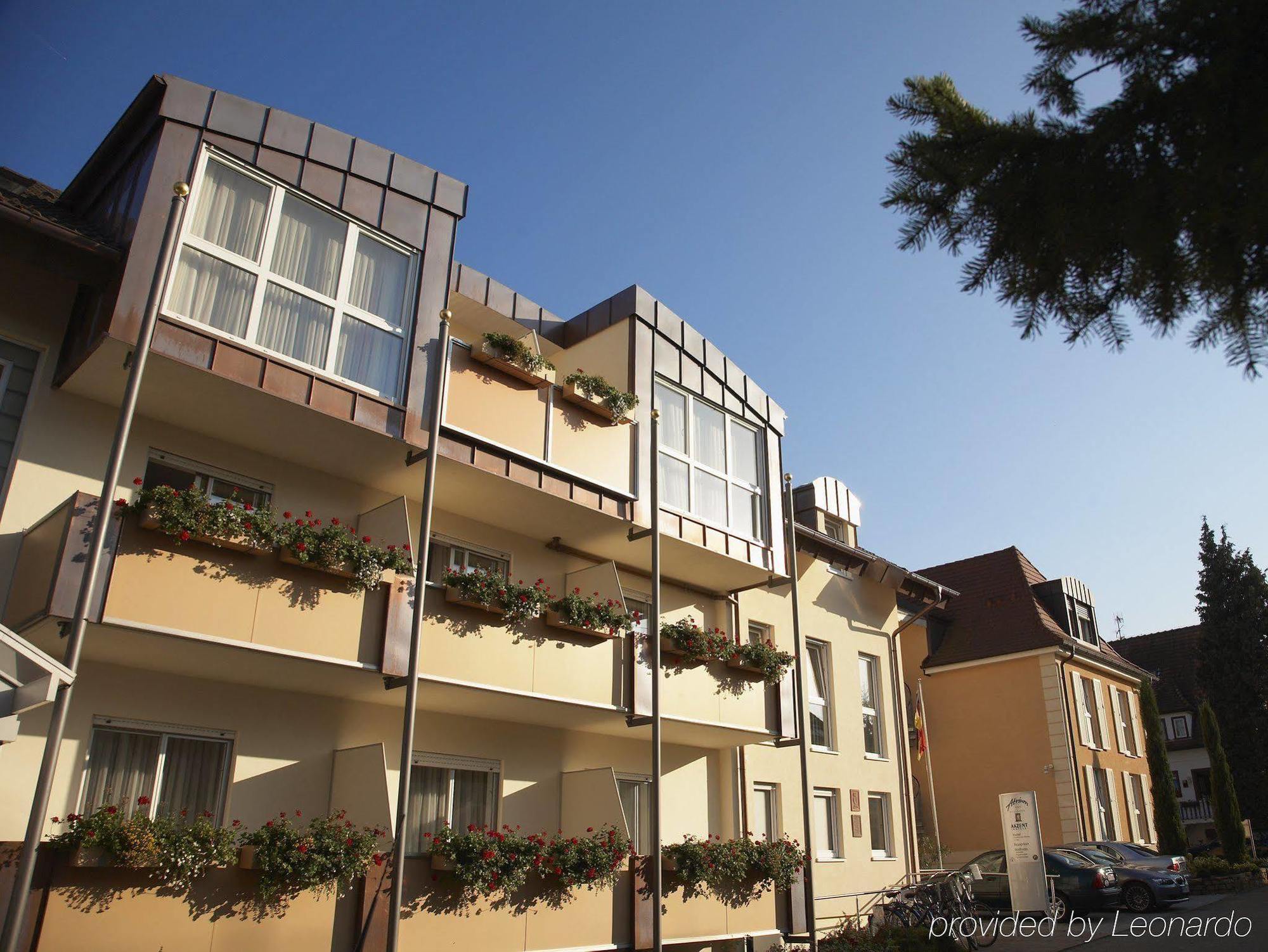 Akzent Hotel Atrium Baden Бад Кроцинген Екстериор снимка